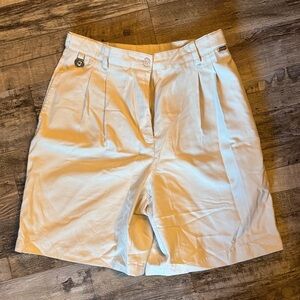 Women’s cream Liz Golf shorts / DG18